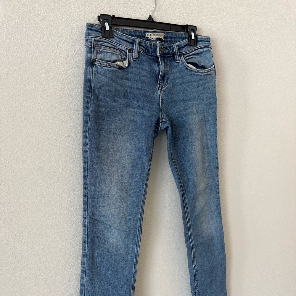 Free People Low Rise Classic Blue Denim Skinny Jeans Slit Hem 28 - Picture 2 of 7